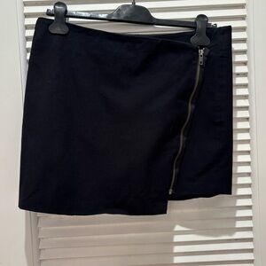 Helmet Lang Black Mini Skirt with Zipper Detail size 6